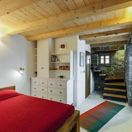 Feriehus Mountain Istria, Stone I Roč