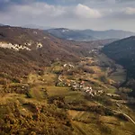 Mountain Istria, Stone I Roc